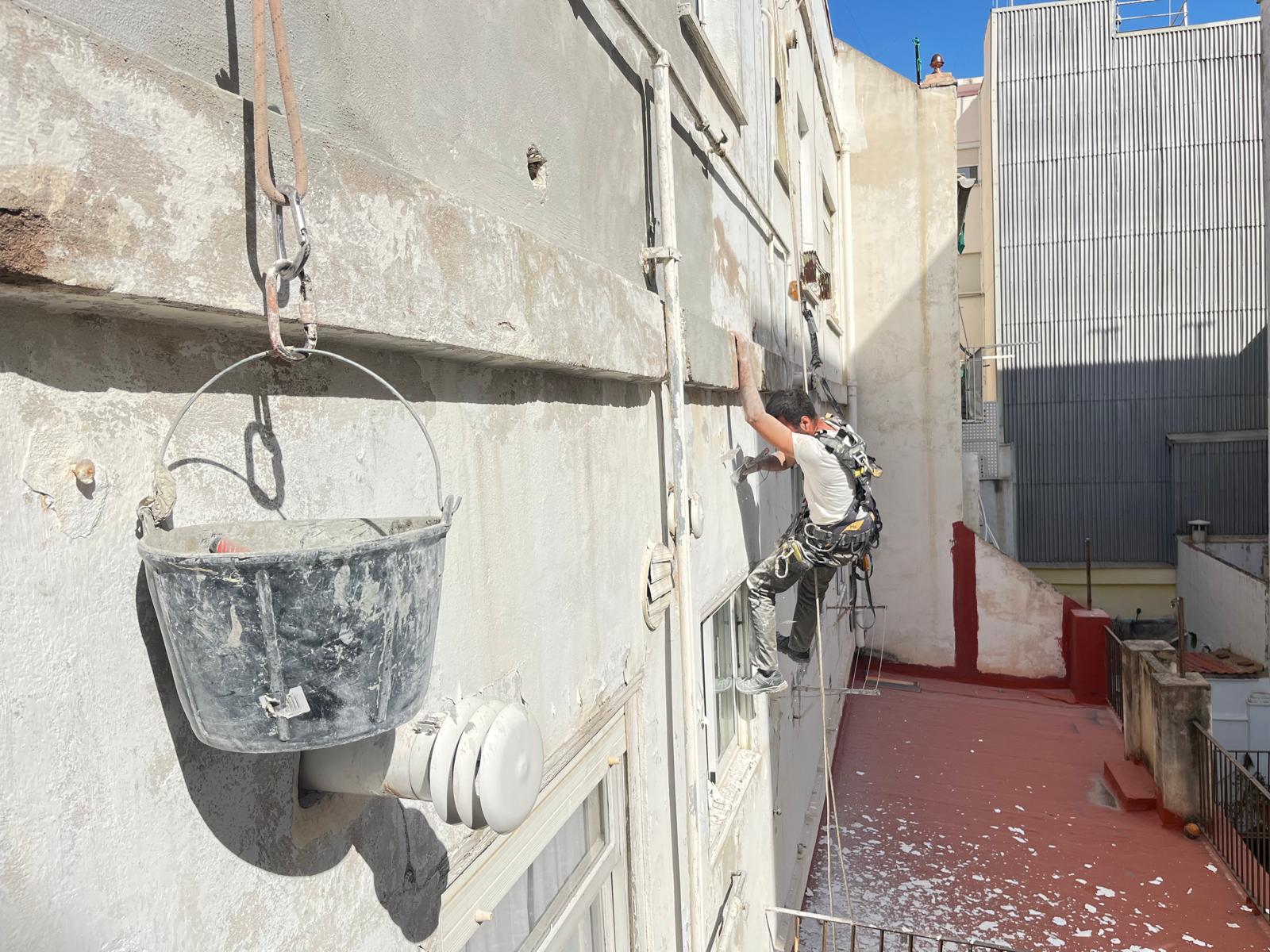 Reparación de grietas en fachada en Valencia