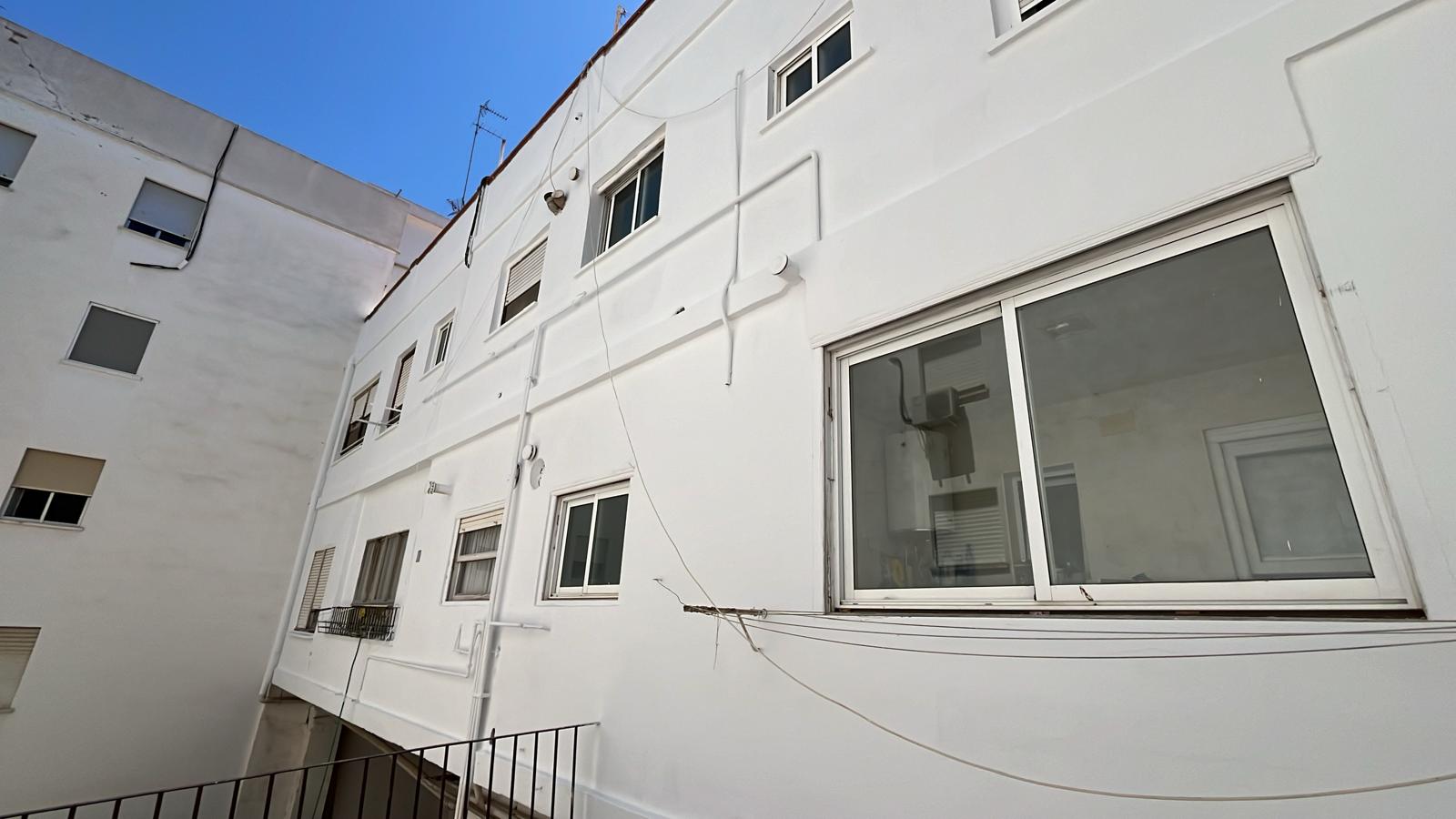 Trabajos verticales en Valencia en fachada de edificio